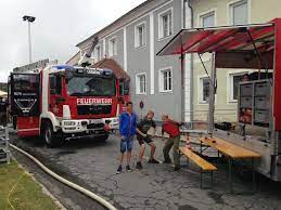 Die ff lasberg rückte mit 33 mann und vier fahrzeugen zum einsatzort aus. Ff Lasberg Beim Freiwillige Feuerwehr Lasberg Facebook