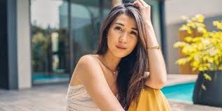 Selain memiliki lirik yang mudah dicerna, irama lagu yang enak didengar mampu menyedot perhatian para penikmat musik. Sedang Hits Ini 8 Fakta Sosok Christie Pelantun Lagu Seribu Kali Cinta Kapanlagi Com