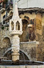 Fontecchio is a comune and town in the province of l'aquila in the abruzzo region of italy. Fontecchio Abruzzo Itinerari Fotografici Fotografie E Testi Di Paesi Luoghi Da Visitare Natura Workshop E Tour