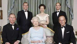 El príncipe felipe, duque de edimburgo, abandona el hospital /efe. Los 5 Momentos De La Vida Del Principe Eduardo De Inglaterra Del Abandono Militar A Su Boda Con Sophie Rhys Jones Noticiero Universal