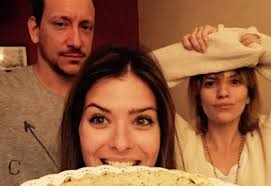 Gimena accardi y su pareja, nicolás vázquez, estaban alojados en el edificio de 12 pisos que se derrumbó parcialmente en la madrugada de este jueves en nosotros estamos bien, gracias por preocuparse, escribió gimena en una historia de instagram mientras que nico compartió: Gimena Accardi Conto Como Fue El Encuentro Con La China Suarez Tras Su Distanciamiento Cable Imagen Armstrong