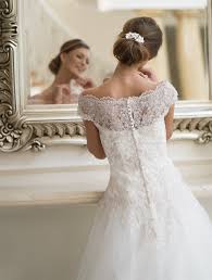 Schließlich willst du nichts verpassen und das schönste brautkleid finden. Hochzeitshof Glaisin Brautkleid Anzug Trauringe Abendmode Accessoires