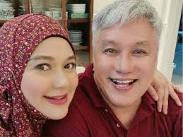 After the success of de.wan 1958 by chef wan , the famous chef recently expands his f&b de.wan space serves authentic malaysian food while this cafe serves authentic international fare. Serina Nak Nikah Chef Wan Tak Mahu Sponsor