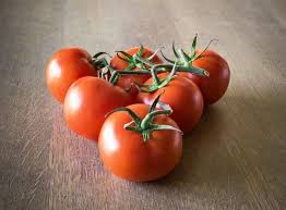 Les Tomates Fruits Et Legumes Frais Fruits Et Legumes Legumes Frais