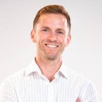 Darren Stringer's Instagram, Twitter & Facebook