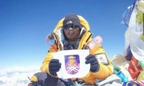 Mount everest) adalah gunung tertinggi di dunia (jika diukur dari permukaan laut). Timbalan Rektor Hep Uitm Pendaki Gunung Everest Meninggal Dunia