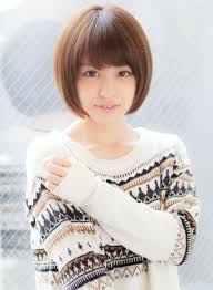 ナチュラルなストレートのショートボブスタイル 顔を包むようにカット 前髪は下ろし流しで小顔効果up 広がりが気になる方はストレート 縮毛矯正がオススメ カラーは艶やかなショコラブラウンカラーです 大人かわ japanese short hair short hair styles