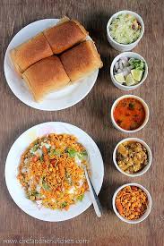 It is also one of the most popular breakfast items in all parts of the state. Misal Pav11 By Prathy27 Via Flickr Misal Pav Recipes Pav Recipe Indian Food Recipes