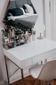 Black And Gold Makeup Room 20 Best Makeup Vanities Cases For Stylish Bedroom Stylish Bedroom Beauty Room Home Decor