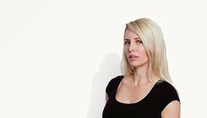 Η kajsa ekis ekman μιλά στην popaganda. An Ar Lagavlonade Arbetare Billigast Arbetet