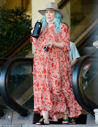 Song credit goes to matthew wilder & dean pitchford from the lizzie mcguire movie/hilary duff. Hilary Duff Shows Off Her Baby Bump And Dyed Blue Braids While Shopping In Los Angeles Oltnews