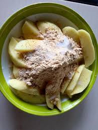 Kukus kentang 5 menit, angkat lalu lumuri kentang dengan tepung maizena. Resepi Potato Wedges Ala Kfc