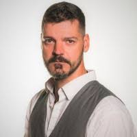 90+ perfiles de «Theron»