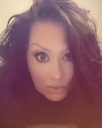 Nikki Wickham's Instagram, Twitter & Facebook