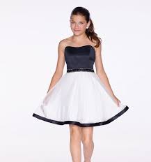 Cocuk Abiye Kiyafet Modelleri Siyah Beyaz Iki Renk Kisa Straplez Klos Etek Saten Boncuk Kemer Elbise Modelleri The Dress Elbise