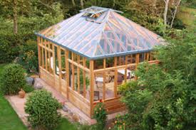 Découvrez nos nombreux styles et matières dans notre sélection de meubles, canapés, tables et chaises de jardin. Nos Serres En Bois D Exception Jardins Animes