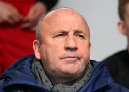 Born 17 august 1982) is an english professional footballer who plays as a centre back for premier league club sheffield united. Eauqmyxoz9nrim