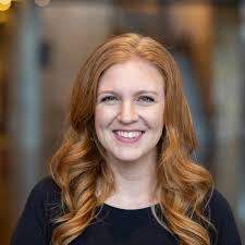 Kari Perry's Instagram, Twitter & Facebook