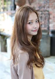 Rex by shutterstock) masalah pada rambut warna cokelat adalah bentuknya yang kadang terlihat kusam atau flat (dan terlihat matte).untuk membuatnya lebih berdimensi dan shiny, akali dengan highlight rambut cokelat!pilih deh warna highlight rambut cokelat yang masih senada dengan warna rambut, dan dua tingkat lebih terang dari warna keseluruhan rambut. Prediksi Tren Warna Rambut 2020 Indonesia Populer