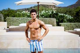 Danilo cristilli wird schon kommende woche bei köln 50667 zu sehen sein. Villingen Schwenningen Danilo Cristilli Macht Bei Rtl Ii Sendung Love Island Mit Villingen Schwenningen Umgebung Schwarzwalder Bote
