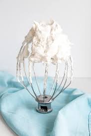 Lurpack is the best one to get white buttercream, and the addition of a very small drop of blue or lilac does work, but it is a very small amount. How To Make Buttercream White Liv For Cake