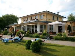 Tennisclub Am Englischen Garten In Munchen Mieten Eventlocation Und Hochzeitslocation Location Mieten Com