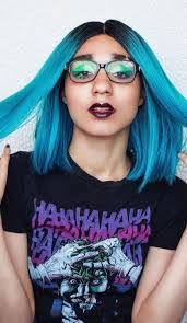 Sasha Wood's Instagram, Twitter & Facebook