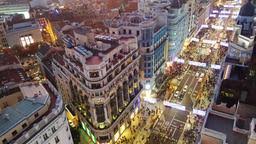 The nerve centre of spain, both physically and culturally, madrid is what madrid lacks in beaches and coasts it makes up for in art galleries, large open lush gardens, streets lined with. Gunstige Hotels In Madrid Unterkunfte Ab 11 Nacht Kayak