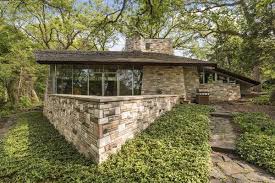 Exterior House Building Type Stone Siding Material Shingles Roof Mater Frank Lloyd Wright Homes Frank Lloyd Wright Buildings Frank Lloyd Wright Architecture