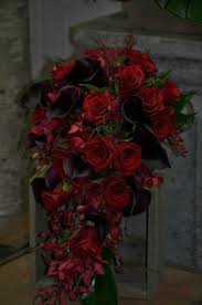 Really the sexiest and most daring bikini! 97 Teardrop Bouquets Ideas Teardrop Bouquet Wedding Bouquets Bridal Bouquet