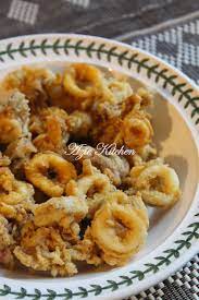 10 minit resepi sotong goreng tepung, simple dan sedap, menggunakan tepung gogi yang rangup, hidangan sotong goreng tepung ini pastinya menjadi kegemaran keluarga. Sotong Celup Tepung Azie Kitchen