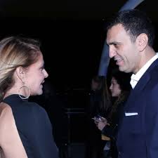 Ο γιος τους γεννήθηκε τα χριστούγεννα! Tzenh Mpalatsinoy Pozarei Me Thn Aderfh Toy Agaphmenoy Ths Kai Rixnei To Instagram Instyle Gr