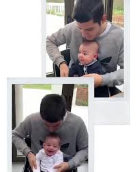 Álvaro morata est un joueur à l'aise dans le domaine aérien et la tenue de la balle. Chelsea S Alvaro Morata Finally Smiles As He Does The Baby Shark With Twin Sons Alessandro And Leonardo