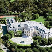 $25,500,000 plus another $500 the backyard isn't particularly large by beverly hills standards but it is certainly landscaped for the house, which tax records show has five bedrooms and five full and three half bathrooms. Floyd Mayweather Beverly Hills Mansion