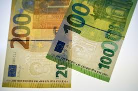 Exchanging bank of england banknotes that have been withdrawn from circulation. New 100 And 200 Notes Go Into Circulation In Germany The Local
