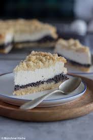 Den teigboden mehrmals mit einer gabel einstechen. Kasekuchen Mit Mohn Streuseln Munchner Kuche