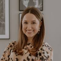 Julie Klee's Instagram, Twitter & Facebook