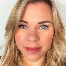 Barbara Goodner's Instagram, Twitter & Facebook