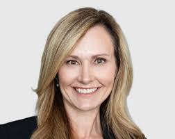 Renee Macklin's Instagram, Twitter & Facebook