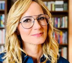 Chely Wright's Ongoing Legacy Of Leadership, 25 Years After 'Single White  Female' [Interview]