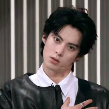 Just saw the new Dylan film tonight. The movie is a love story; the love of  a man, the love of a woman, the love of music, and the love of freedom.