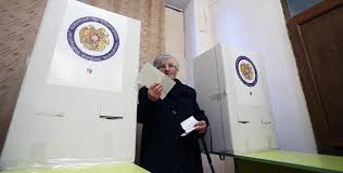Возглавляемый бывшим президентом армении робертом кочаряном предвыборный блок армения не признает результаты досрочных парламентских выборов в армении. Znhpsk0jmjytjm
