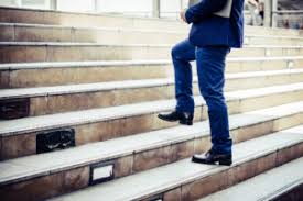 Knee Pain Using Staircase But Not Running Cause Solution Scary Symptoms