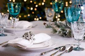 Free shipping on orders over $25 shipped by amazon. 30 Elegant Christmas Table Settings Stylish Holiday Table Centerpieces