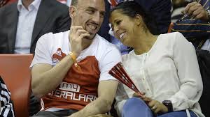 Acf fiorentina ⚜️⚽️ #r7family facebook.com/franckribery. Ribery Knutscht Ehefrau Wahiba Beim Basketball