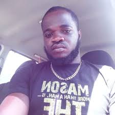 Alexander Galvez ke anpil moun konnen sou non Konpè gal ak ti koze nan  panyòl, estomake e mande Lapolis remèt lafrans 17 moto li yo paske se moto  ki pou pote chabon,