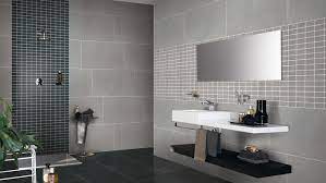 Im gegensatz zu bodenbelägen aus teppich und holz sind fliesen robuster und haben somit eine deutlich höhere lebensdauer. Badezimmerfliesen Fliesen Fur Das Badezimmer