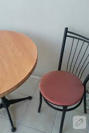 Metalin işlemden geçirilmemiş olması durumunda, ilk olarak pası gidermeniz gereklidir. Kanepe Fikri Demir Sandalye Boyama