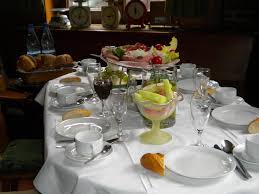 Almost 2000 images illustrating classic tales told to children, drawn from relevant subject headings in the picture collection reference files: Haus Wessel Koln Aktualisierte Preise Fur 2021