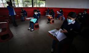 We did not find results for: Unos 120 000 Estudiantes Iniciaron El Retorno Progresivo A Clases En Ecuador